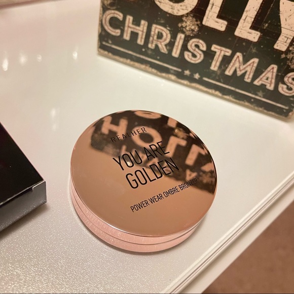 Bronzer - Picture 2 of 2